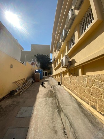 Venda Vivenda Tríplex V5+1, na avenida Luanda Cabral Moncada