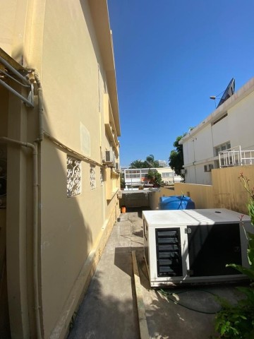 Venda Vivenda Tríplex V5+1, na avenida Luanda Cabral Moncada