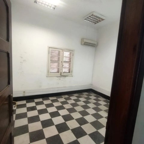 Venda Moradia de tipologia T8 com anexo, no Kinaxixi, centro da Cidade