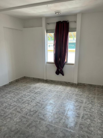 Venda Vende-se apt T2 ingombota (Coqueiros)