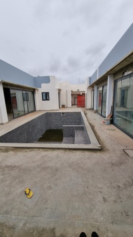 Venda Vivenda V5 no bairro Bem-vindo (inacabada)