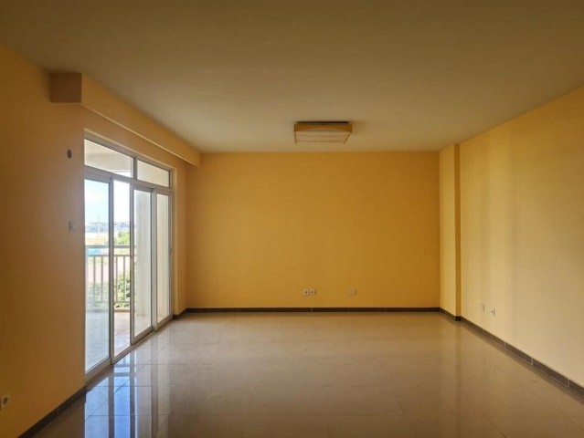 Venda Apartamento T4, no Zango-0, Condomínio Vida Pacífica (Trespasse)