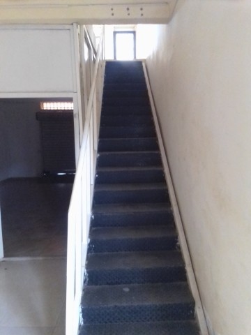 Venda Armazém com 1 andar