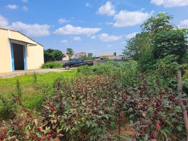 Venda TERRENO EM VIANA, POR DETRÁS DO PORTO SECO, COM UMA NAVE/ARMAZÉM