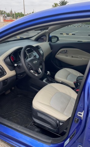 Venda Kia Rio genuíno da imporáfrica