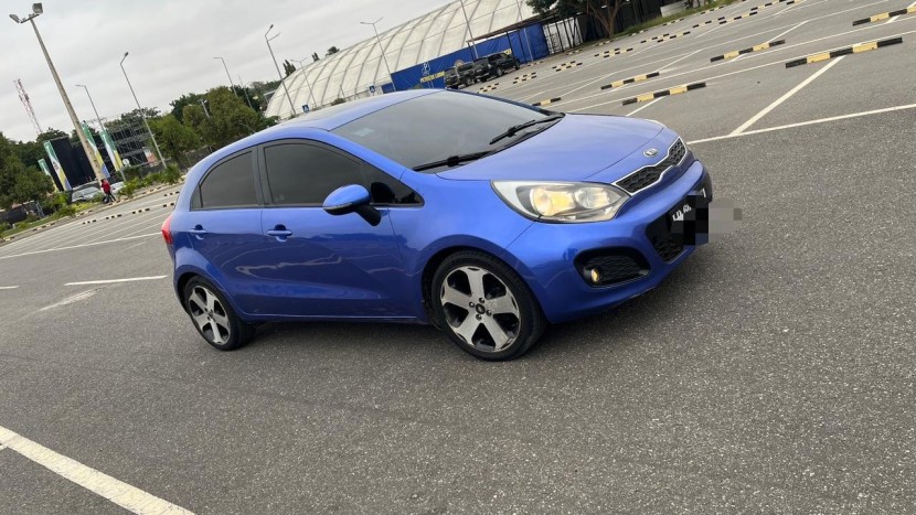 Venda Kia Rio genuíno da imporáfrica