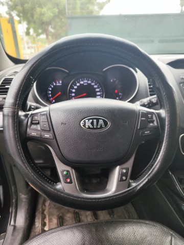 Venda Kia Sorento de 2013. Impecável. A gasolina