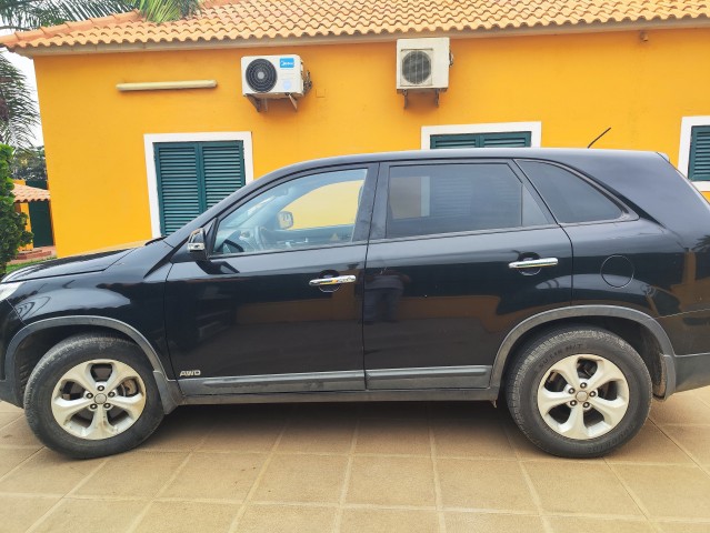 Venda Kia Sorento de 2013. Impecável. A gasolina