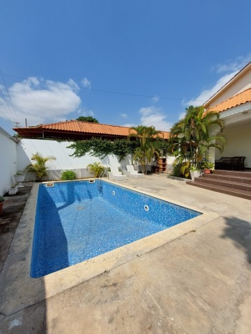 Venda Excelente Vivenda V6 com piscina e anexo, no Projecto Nova Vida / Urbanização Nova Vida