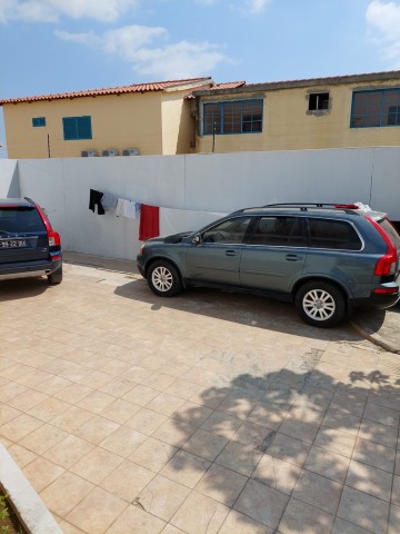Venda Excelente Vivenda V6 com piscina e anexo, no Projecto Nova Vida / Urbanização Nova Vida