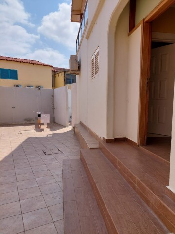 Venda Excelente Vivenda V6 com piscina e anexo, no Projecto Nova Vida / Urbanização Nova Vida