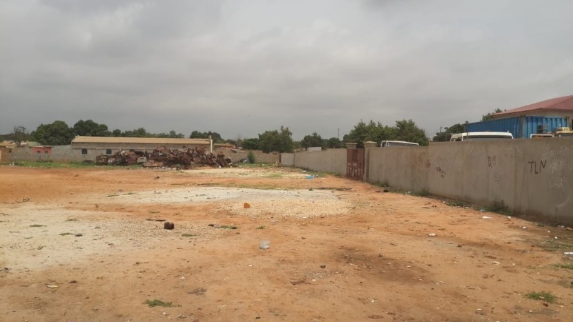 Venda 1 hectare bem localizado no Luanda sul
