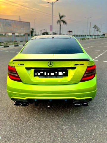 Venda Mercedes C63 AMG