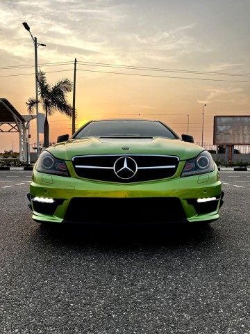 Venda Mercedes C63 AMG
