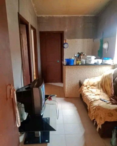 Venda Vende-se Está casa a bom preço com urgência 927230092 liga