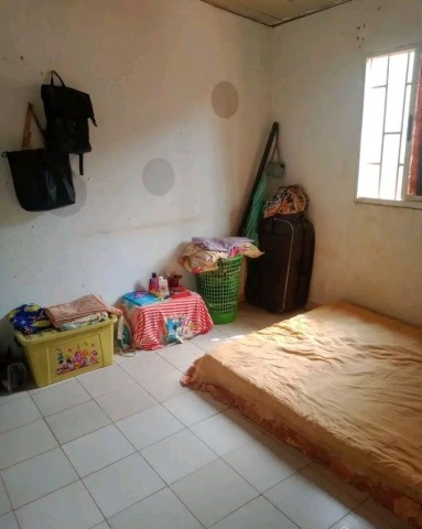 Venda Vende-se Está casa a bom preço com urgência 927230092 liga
