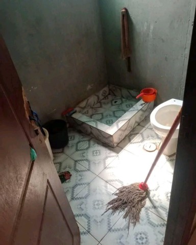 Venda Vende-se Está casa a bom preço com urgência 927230092 liga