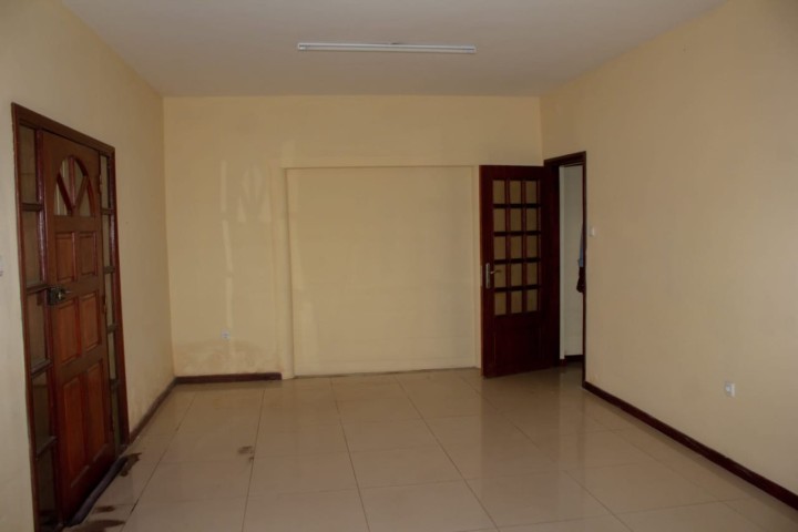 Venda Moradia T3 Duplex com Anexo - Ideal para Escritório e Habitação