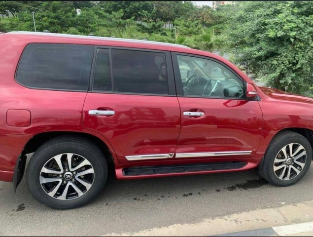 Venda TOYOTA LAND CRUISER GXR ACTUALIZADO Duas chaves