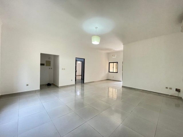 Venda MORADIA T2+2 DE ESQUINA(QUINTAL VASTO) NO PATRIOTA, PRÓXIMO À CLÍNICA HELPED