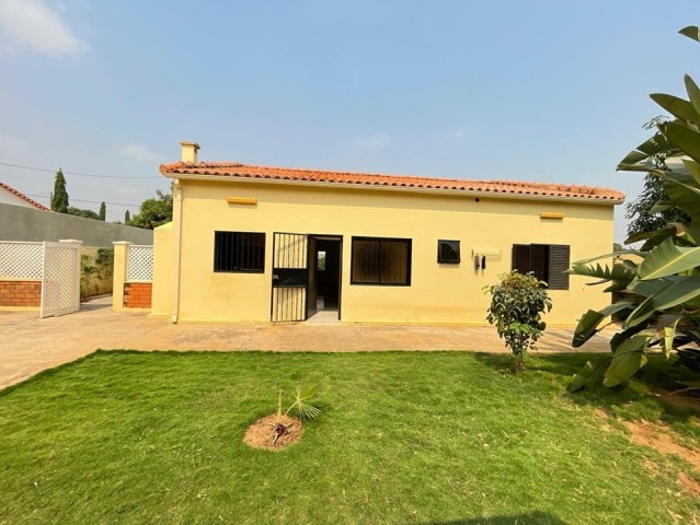 Venda MORADIA T2+2 DE ESQUINA(QUINTAL VASTO) NO PATRIOTA, PRÓXIMO À CLÍNICA HELPED
