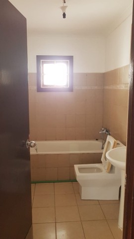 Venda Moradia V4+anexo, no Condomínio Oásis do Camama (BCI)