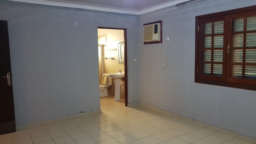 Venda Moradia V4+anexo, no Condomínio Oásis do Camama (BCI)