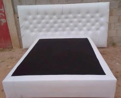 A venda Vende-se, camas bases.