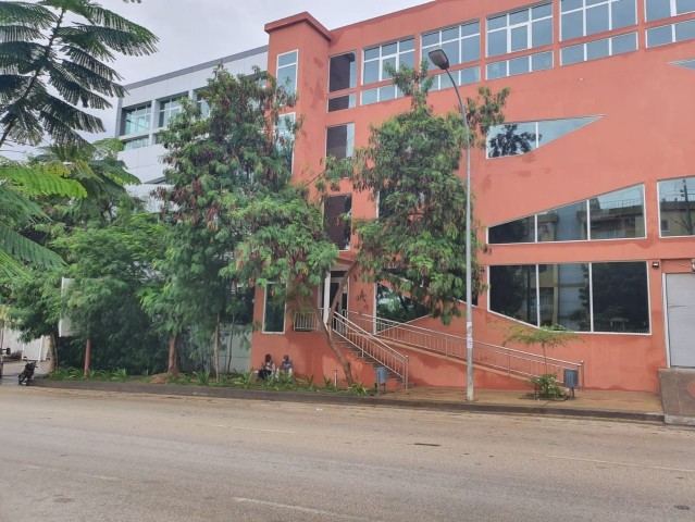 Venda Edifício de 4 pisos, Talatona serviços