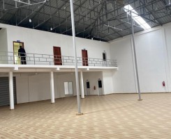 Comprar Armazém de 1.200m2, no Benfica, Zona Verde.