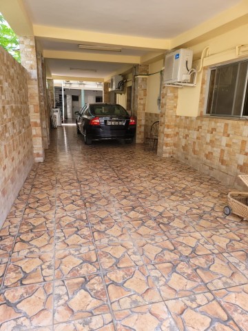 Venda Moradia T4 +Anexo na cidade, Alvalade serviços