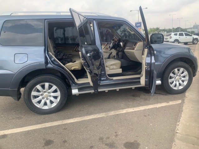 Venda Pagero full option V6 GLS extremamente limpo aproveite a oferta de 12.800.000 kz fixo