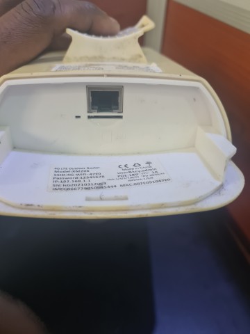 Venda ROUTER OUTDOOR 4G LTE - 80 Mil Kwanzas