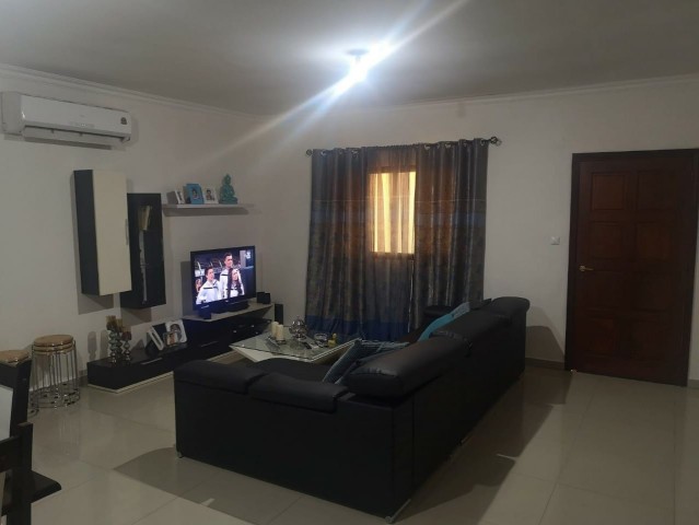 Venda Moradia T3 com anexo e mobília, em Viana, bairro Kapalanca,