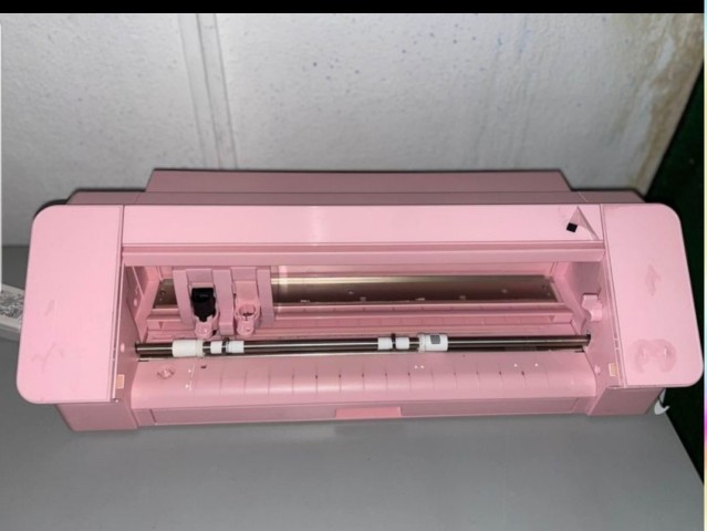 Venda Shiluette Caneo 4 Vendo minha maquina de Toppers ( Cortes pro de papeis)