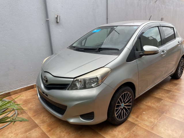 Venda Toyota Yaris Recém chegado impecável