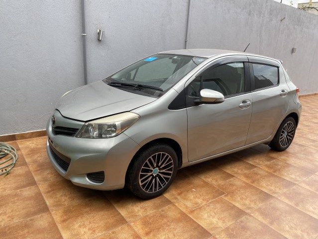 Venda Toyota Yaris Recém chegado impecável