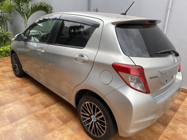 Venda Toyota Yaris Recém chegado impecável