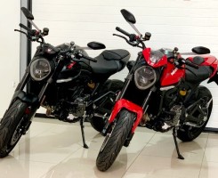 A venda Ducati Monster Plus.
