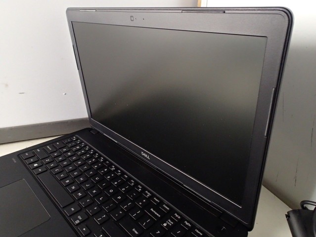 Venda Dell Latitude 3580 Intel Core i5 ,2,30 GHz 8 GB de RAM 256 GB SSD Windows 11 Pro