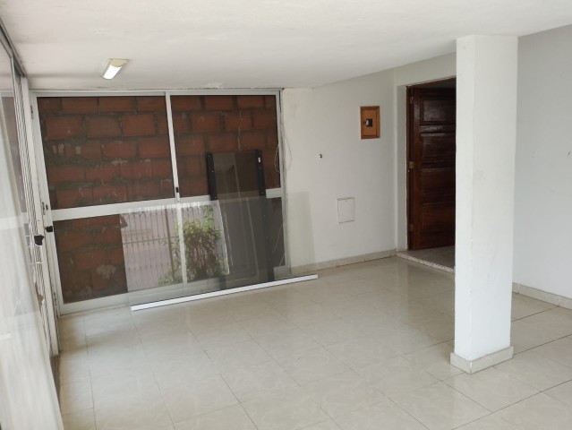 Venda Vivenda T6 no Alvalade