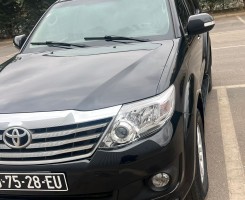 A venda Toyota Fortuner 2013