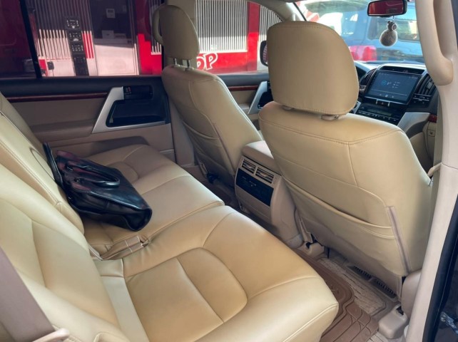 Venda Toyota Landcruiser V8