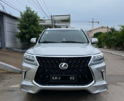 A venda Lexus 570