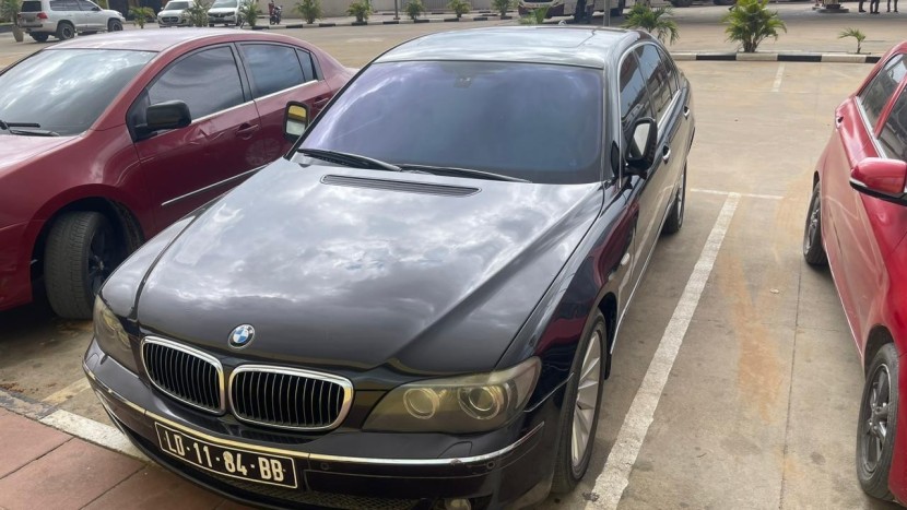 Venda BMW 740Li (v8) executivo
