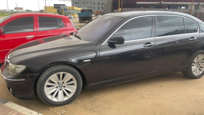 Venda BMW 740Li (v8) executivo