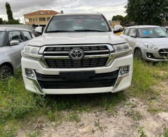 A venda Toyota Land Cruiser GXR- V6 semi Novo