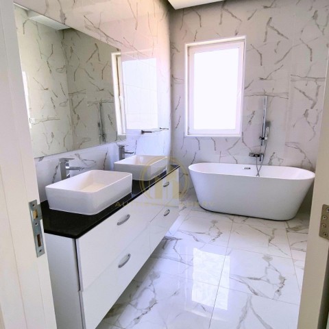 Venda Disponível para venda, Moradia Duplex T4 no Boa Vida