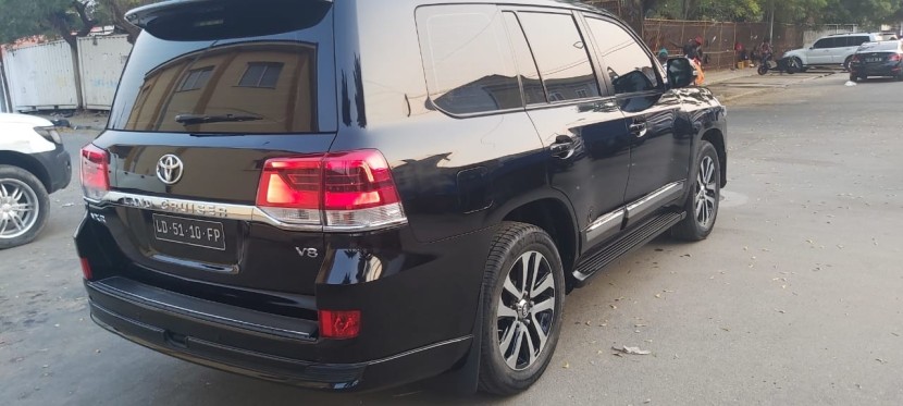 Venda TOYOTA LAND CRUISER V8