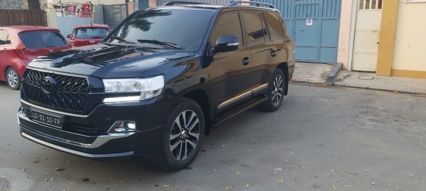 Venda TOYOTA LAND CRUISER V8